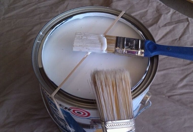 Remove Excess Paint With A Few Rubber Bands