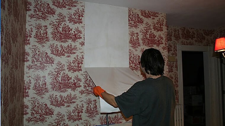 Remove Old Wallpaper With A Water-Vinegar Mixture